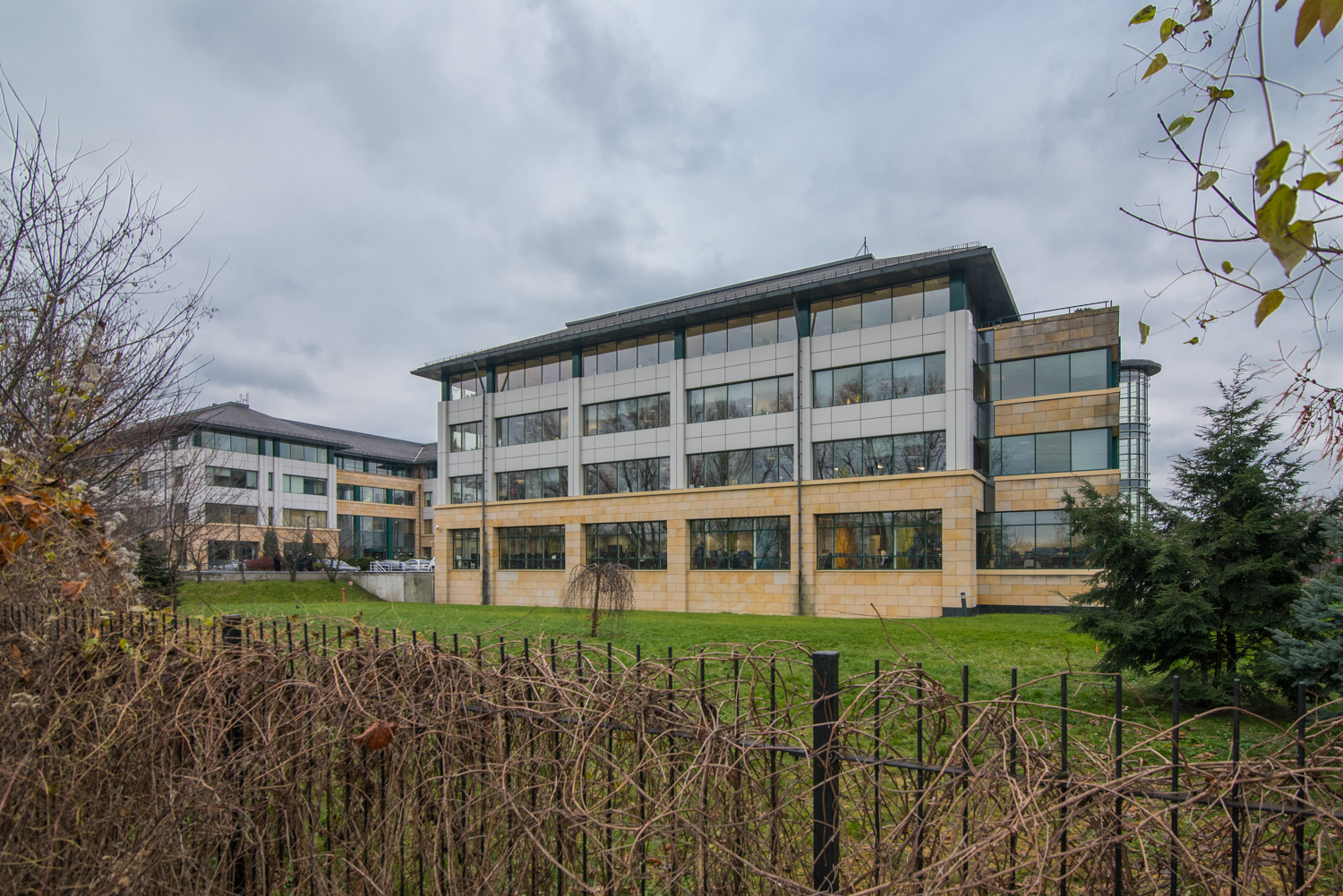 Zdjęcie architektury budynku Wiśniowy Business Park